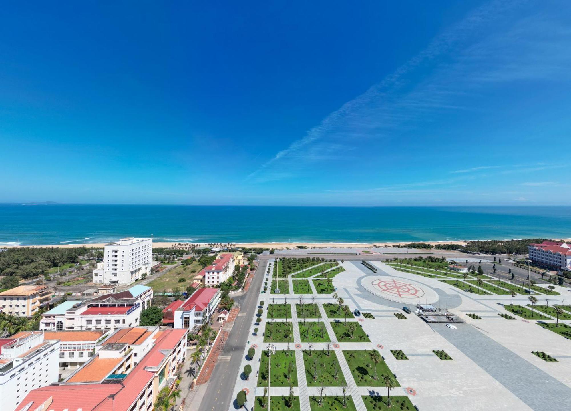 Wink Hotel Tuy Hoa Beach - 24Hrs Stay & Rooftop Pool Bar Exterior foto